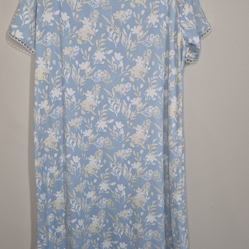 Floral Blue Nightgown Size 2X - Picture 7 of 11
